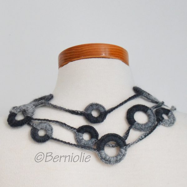Crochet circle necklace shades of grey, N392